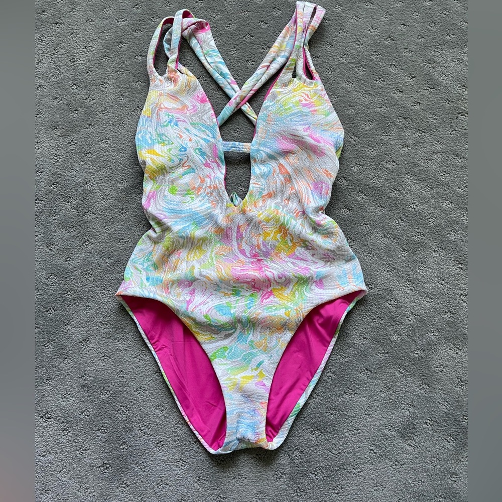 BECCA NWT Pastel Swirl One Piece Swimsuit Size M